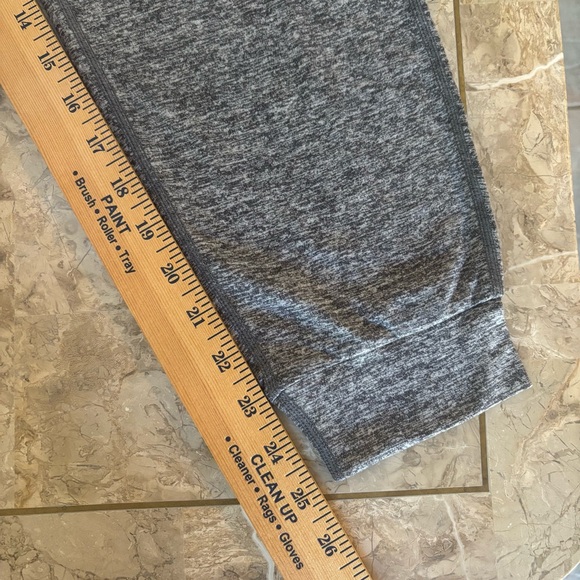 NWT Vuori Halo Performance Joggers Heather Gray Knit Women’s Size Medium - Picture 10 of 11